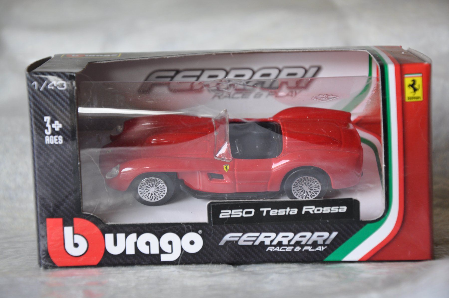 Bburago Voitures modèles: Ferrari – D'occasion à Ebnat-Kappel par Aallerlei