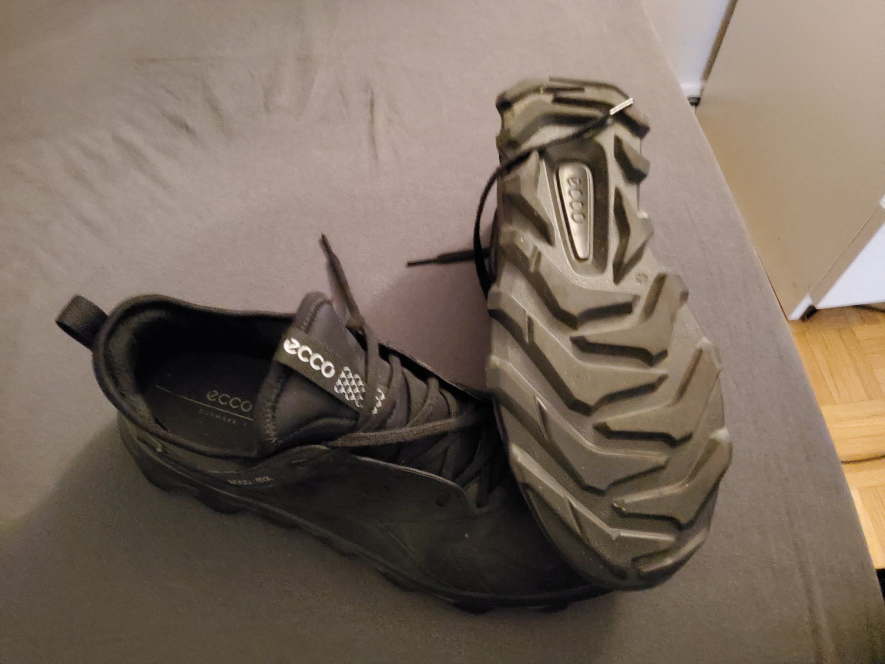 Ecco Scarpe da uomo: Ecco Mx  Walking/Freizeit Sneaker Gr. 42 – Nuovo (secondo la descrizione) da Wettingen venduto da Allesbesetzt 1