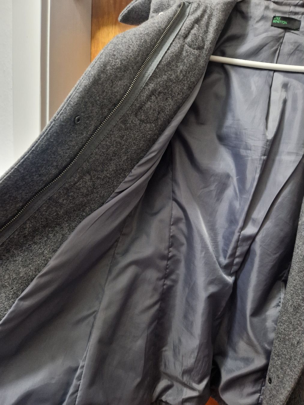 Benetton Jacken: Benetton DamenJacke grau Grösse 42 – Gebraucht aus Münchenbuchsee von Ludo_Braenz 4