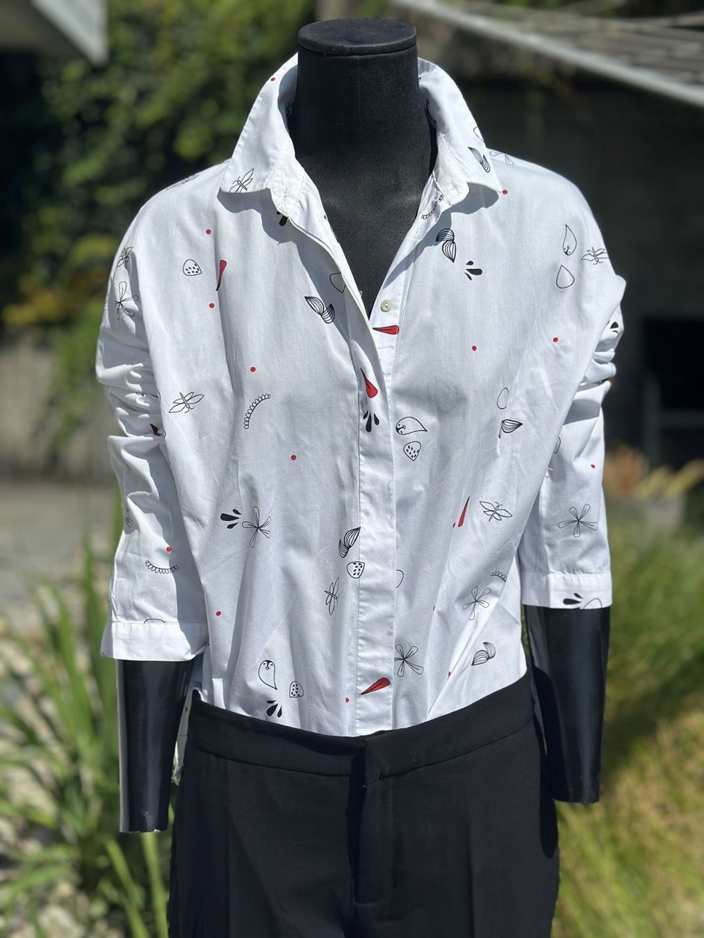 Zara Camicette: Weisse Sommerbluse mit buntem Muster Gr. 38 – Usato da Zufikon venduto da Modestil365 4