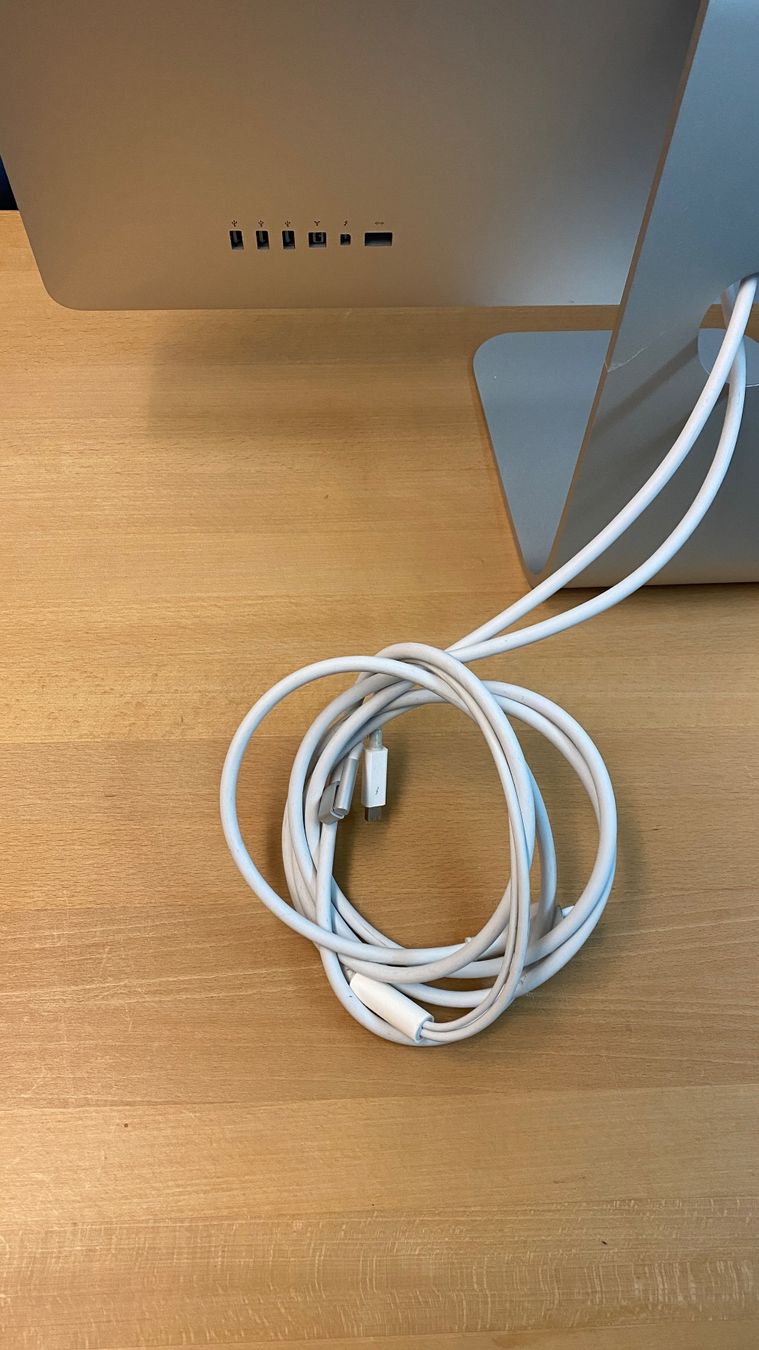 Apple Ecrans: Apple Thunderbolt Display 27 + VESA mount + Thunderbolt Adap – D'occasion à Kaltbrunn par la77 2