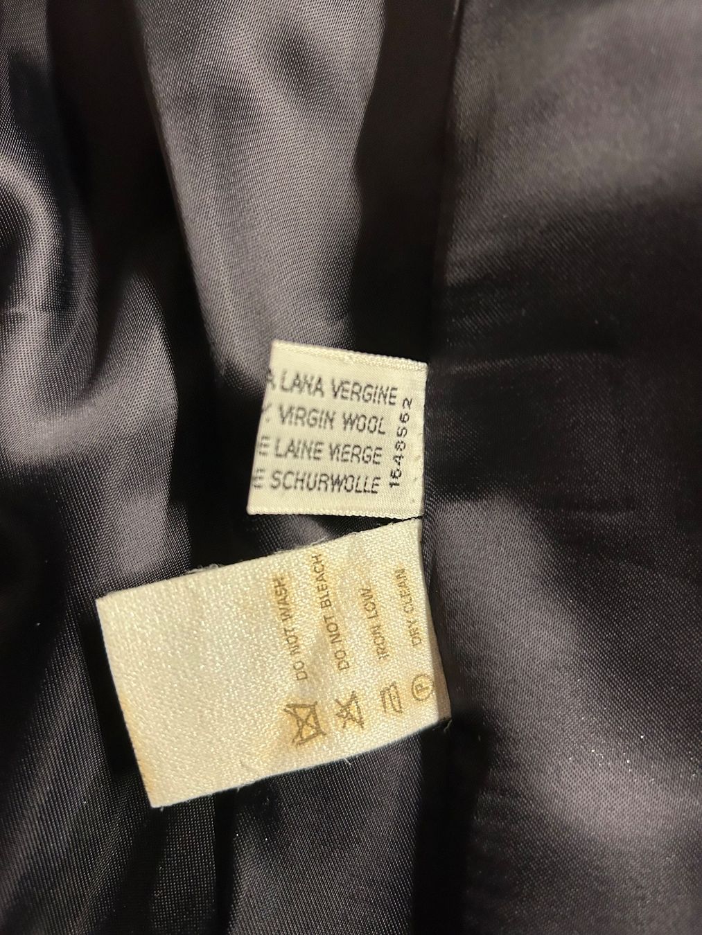 Cappotti: Eleganter GIANFRANCO FERRE Wintermantel mit Samt Gr. 40 – Nuovo (secondo la descrizione) da Niederglatt ZH venduto da adi_99tq 8