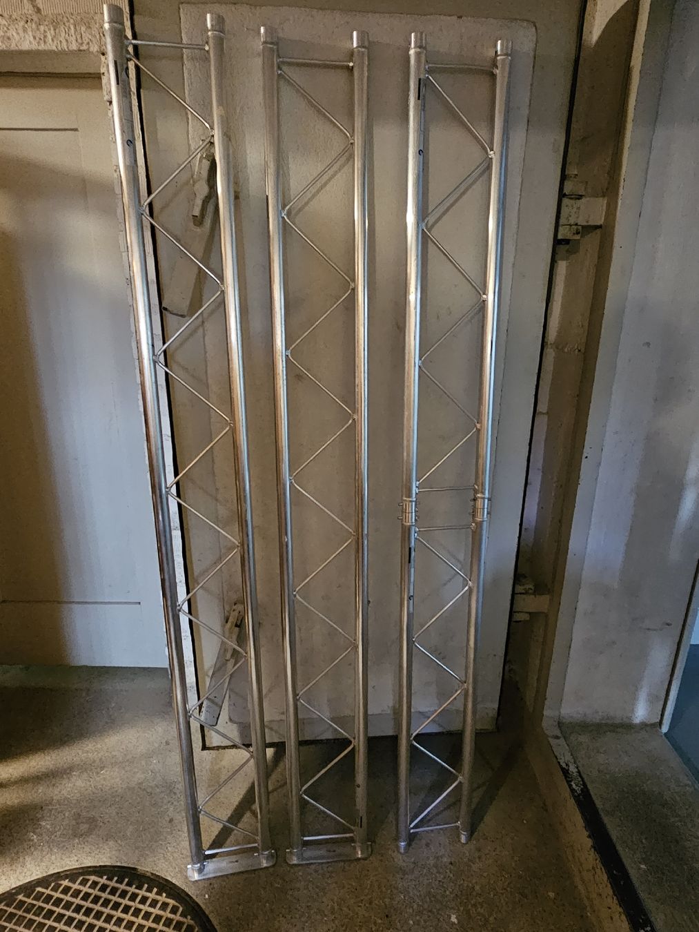 Tralicci: Global Truss FF22 Traversen-System - Top Zustand. – Usato da Ittigen venduto da goodsale01 5