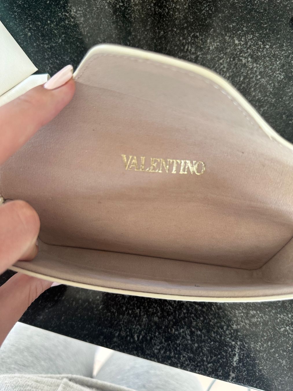 Altro in  Abbigliamento & Accessori: Valentino Brillenetui – Usato da Konolfingen venduto da gle_nbf9 2
