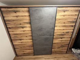 Kleiderschrank mit Schiebetüren Holzoptik
