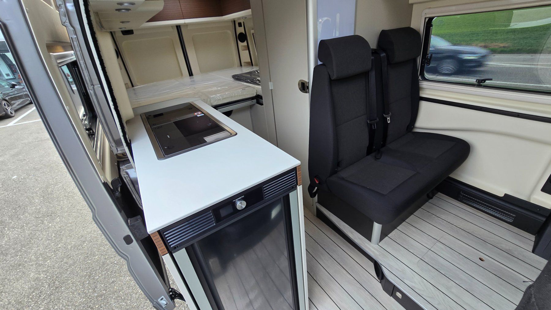 Westfalia Veicoli da campeggio: Westfalia Columbus 600 E, Grigio Campovolo – Nuovo e nell'imballaggio originale da Lohn-Ammannsegg venduto da MOBYCAMPERS 4
