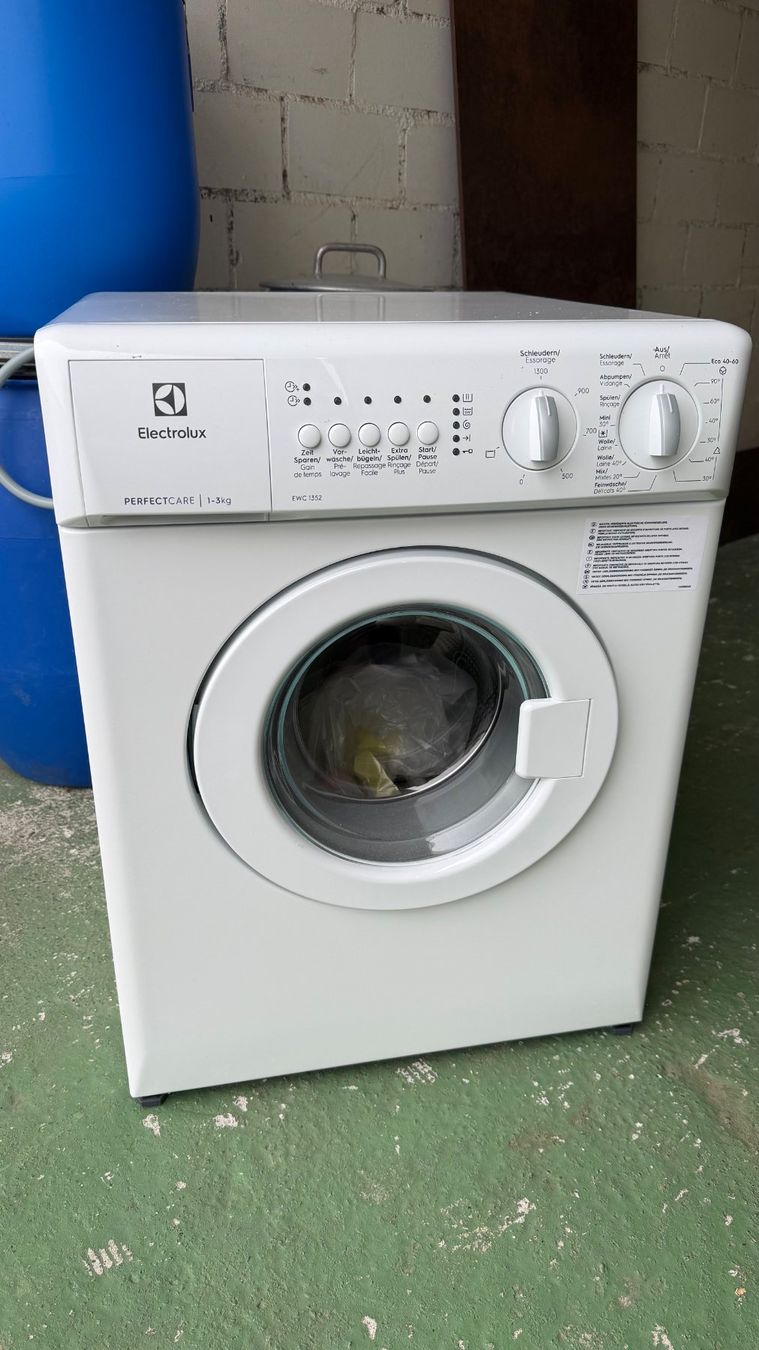 Electrolux Lavatrici: Elektrolux Waschmaschine Compact D C 3.0 kg – Nuovo (secondo la descrizione) da Sünikon venduto da Rpf