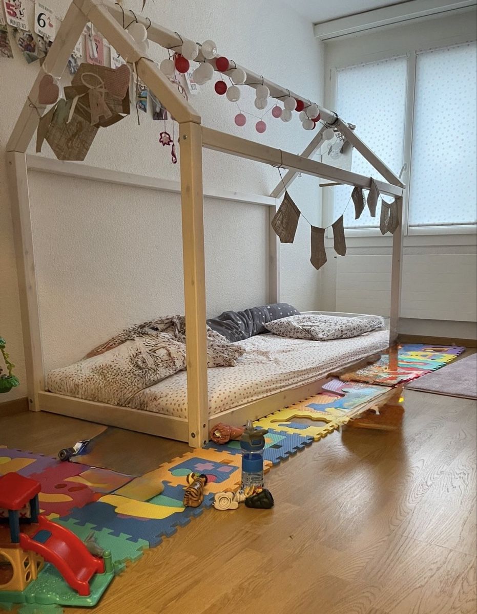 Betten: Hausbett 90x200m – Gebraucht aus Bäch SZ von SelRaiFra