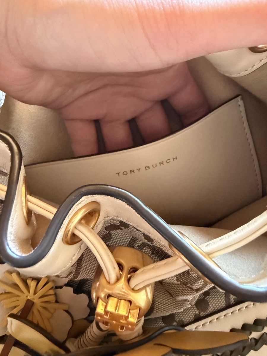 Tory Burch Borse da donna: Tory Burch Elegant Flower Bag – Usato da St.Josefen venduto da lop_lh8d 8