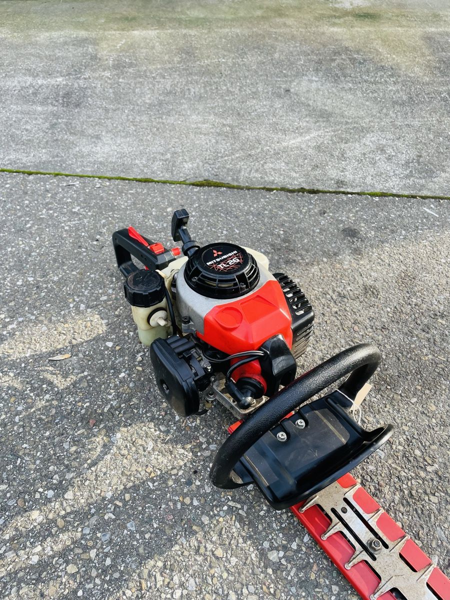 Mitsubishi Tutti gli attrezzi: Heckenschere Mitsubishi – Usato da Würenlos venduto da Shop_Shop 4