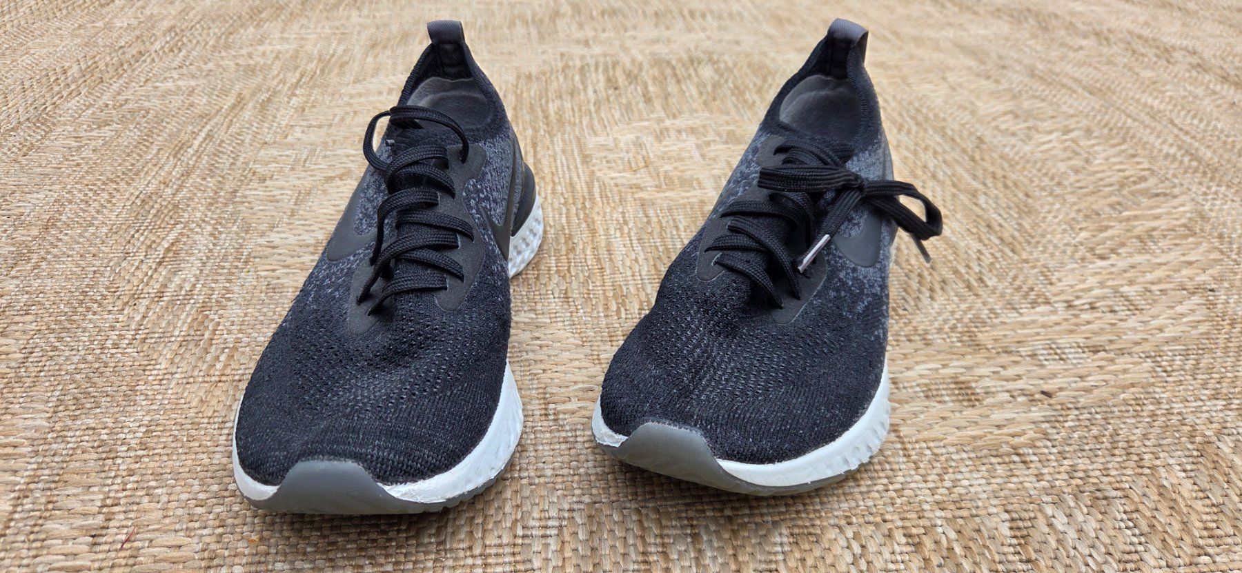 Scarpe da donna: Damen Turnschuhe Epic React Nike, Gr. 39 – Usato da Oberwangen b. Bern venduto da Levidog 1
