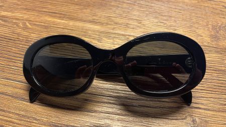 Celine Sonnenbrille in Schwarz - Vintage Look für den Som...