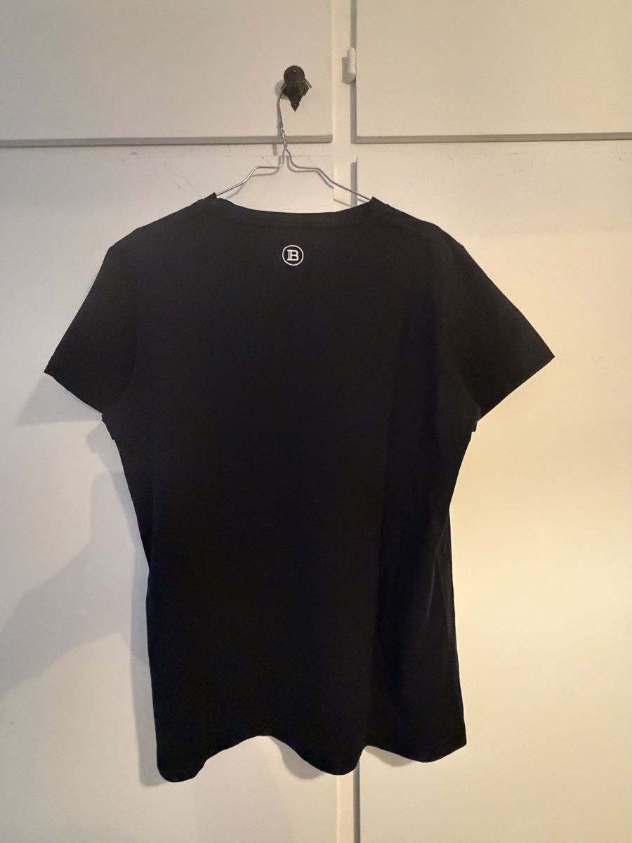 Balmain T-shirt: Balmain T shirt con piccolo buchino – Usato da Lugano venduto da can_xdd8 6