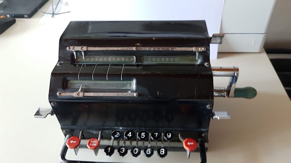 Calcolatrici tascabili: Rechenmaschine FACIT – Usato da Luzern venduto da sil_v7yf