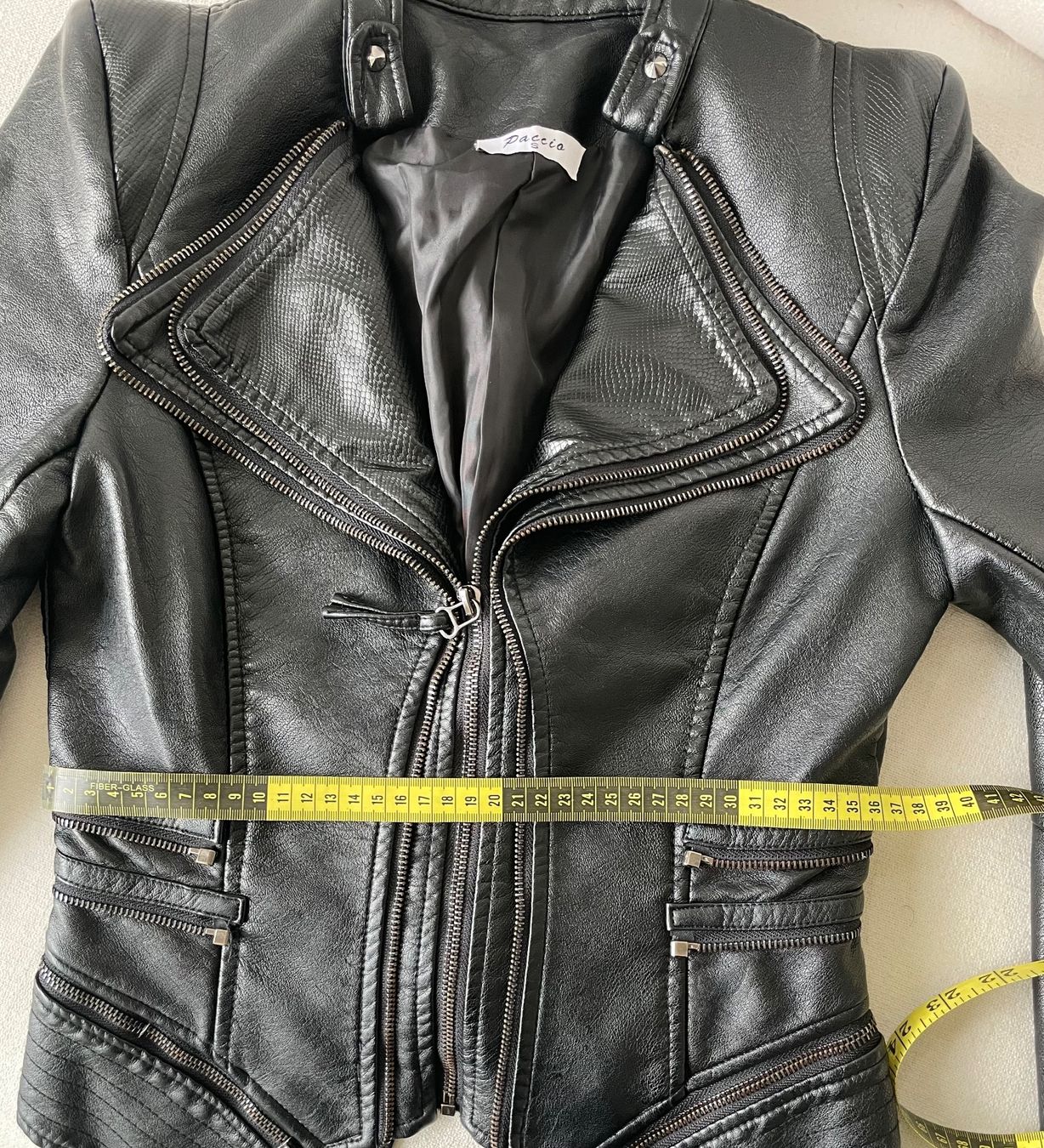 Giacche: Statement Biker Lederjacke Vintage, taillierter Schnitt – Usato da Schindellegi venduto da Ellaesyam 7
