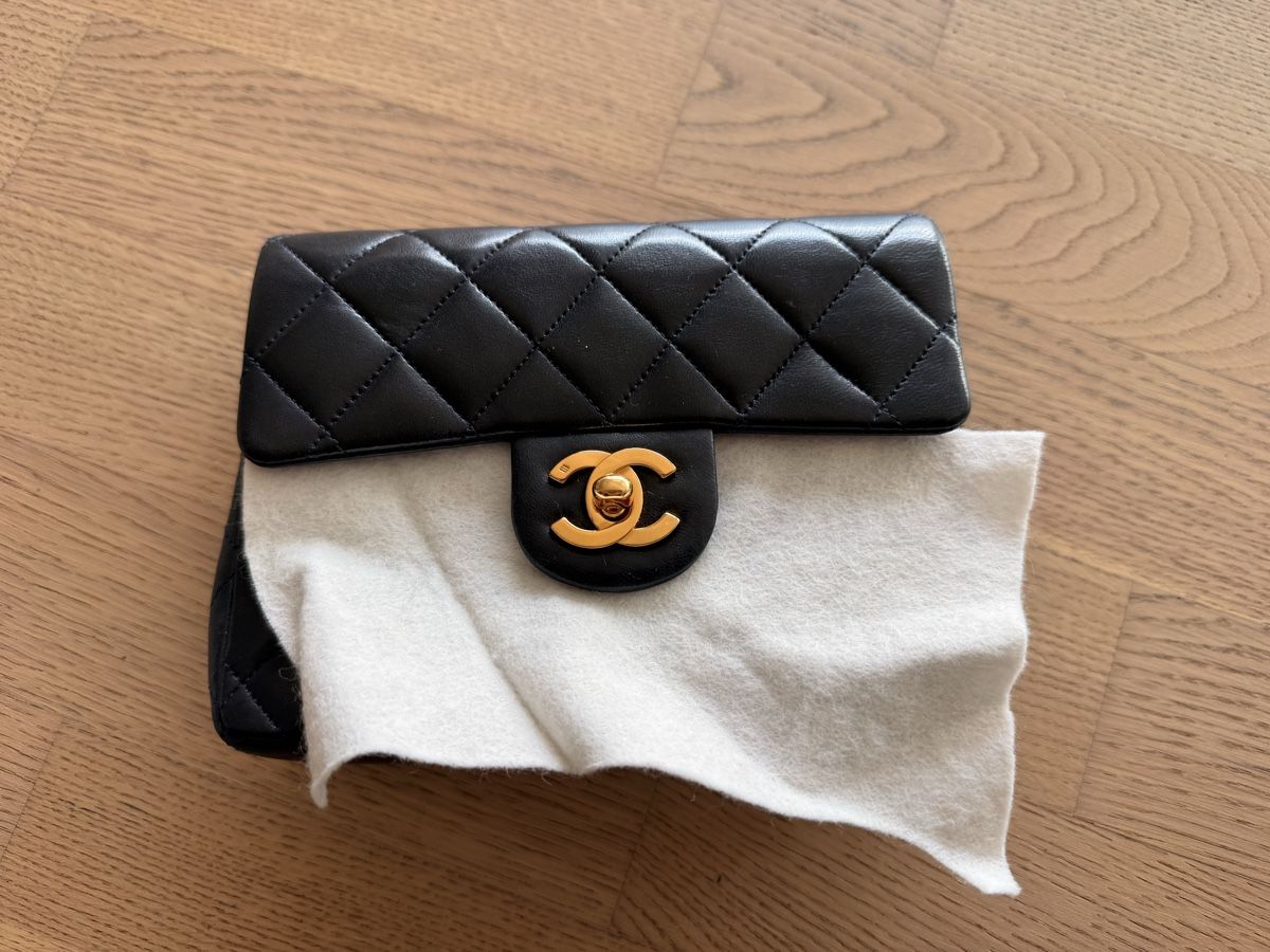 Chanel Sacs femmes: Vintage Chanel Mini Square Flap in Navy – D'occasion à Uster par ursonja01 6