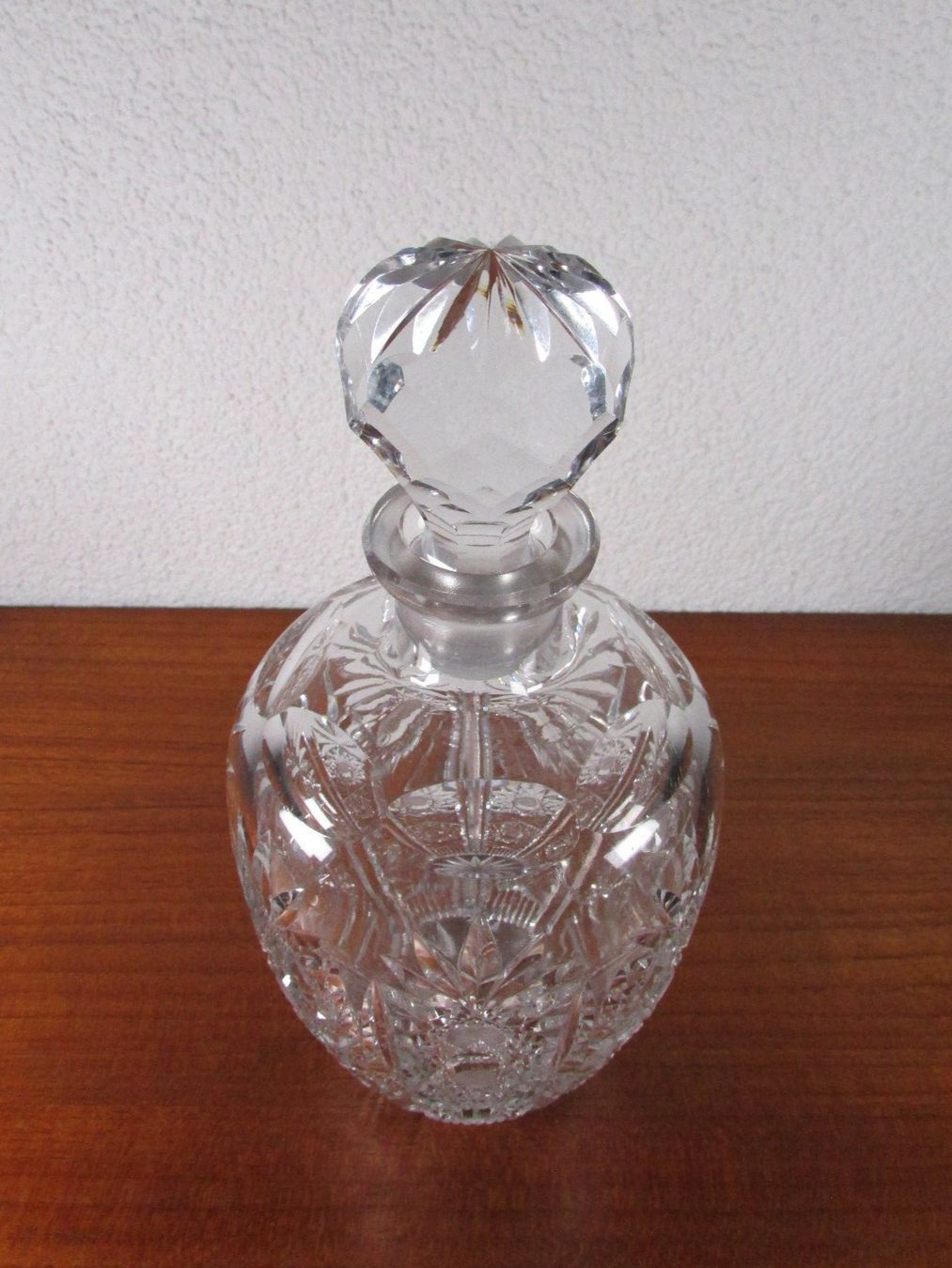 Karaffen: Handgeschliffene Mid Century Glaskaraffe Bleikristall 1960er – Gebraucht aus Ostermundigen von Zytrum 1