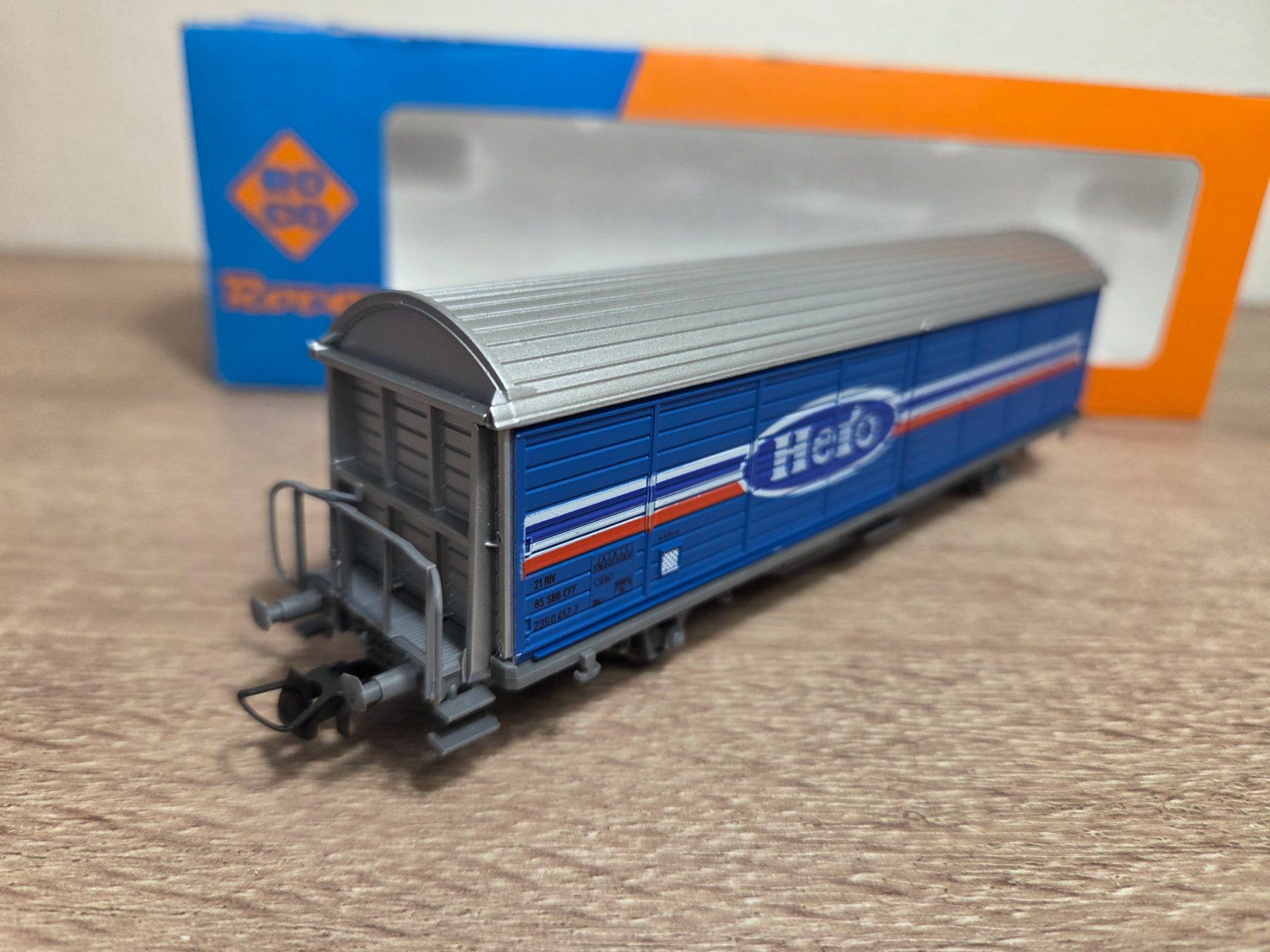 Roco Modellini di ferrovie: Roco 4341B Güterwagen Hero SBB H0 – Nuovo e nell'imballaggio originale da St-Aubin-Sauges venduto da Lo_Go 2