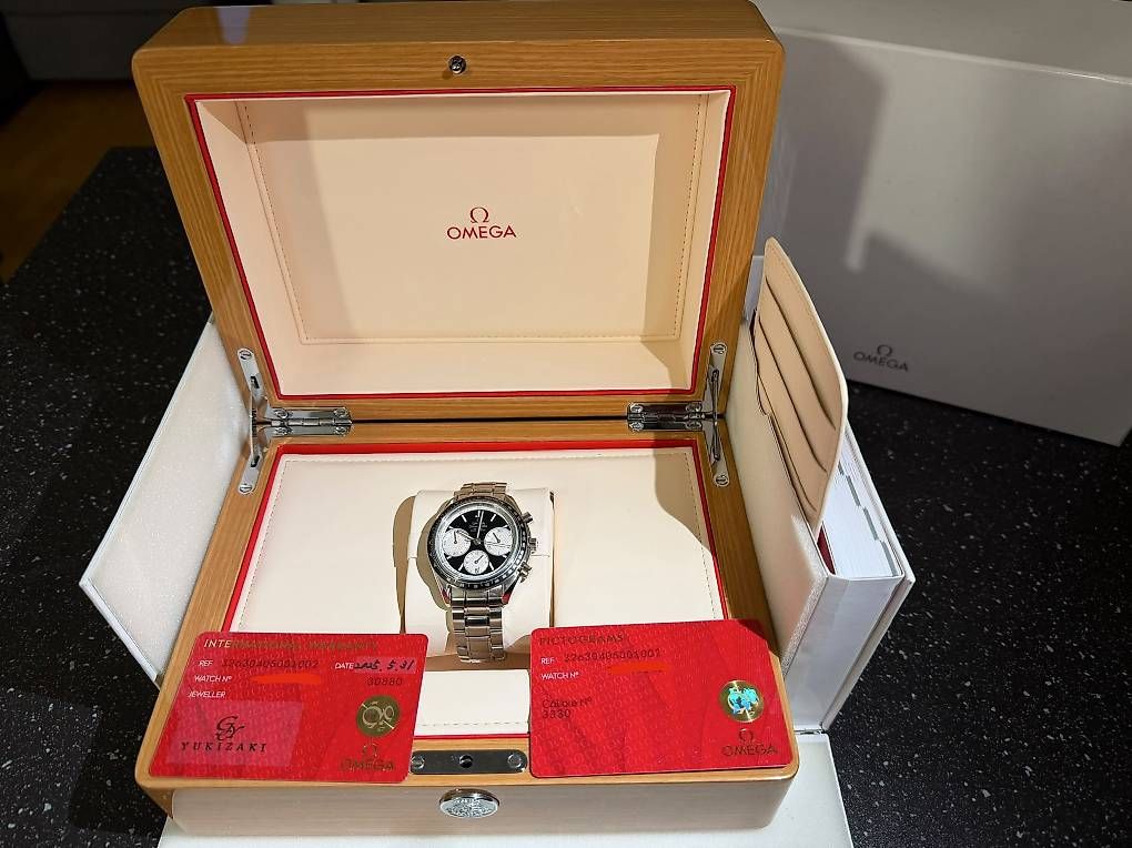 Omega Orologi: OMEGA Speedmaster Racing Reverse Panda  Full Set – Usato da Wangen an der Aare venduto da dus_nnf8