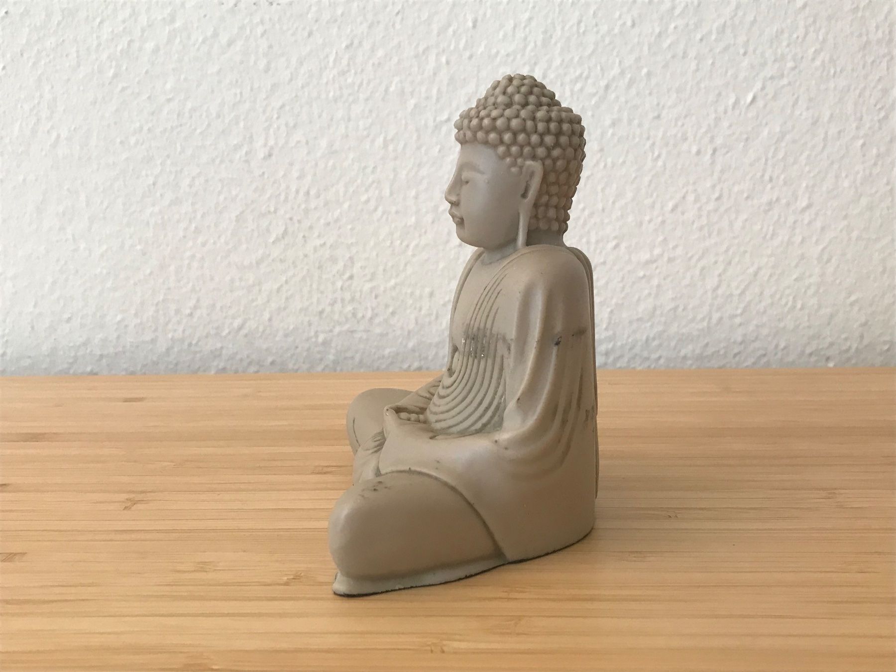 Statuette: Buddha Figur sitzend hellbraun Kunststoff – Usato da Zürich venduto da tan_gp95 1