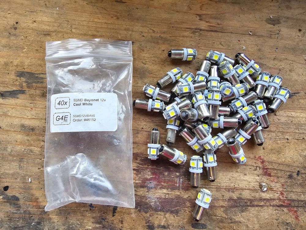 40 Flipper LED 12V Neue 55 (Gebraucht) in Estavayer-Gibloux für CHF 30 ...