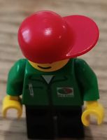 LEGO Figur Junge mit roter Kappe guter Zustand