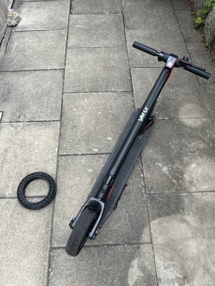 VMAX Kickboard: V max Escooter – D'occasion à Bülach par sev_fc6f 3