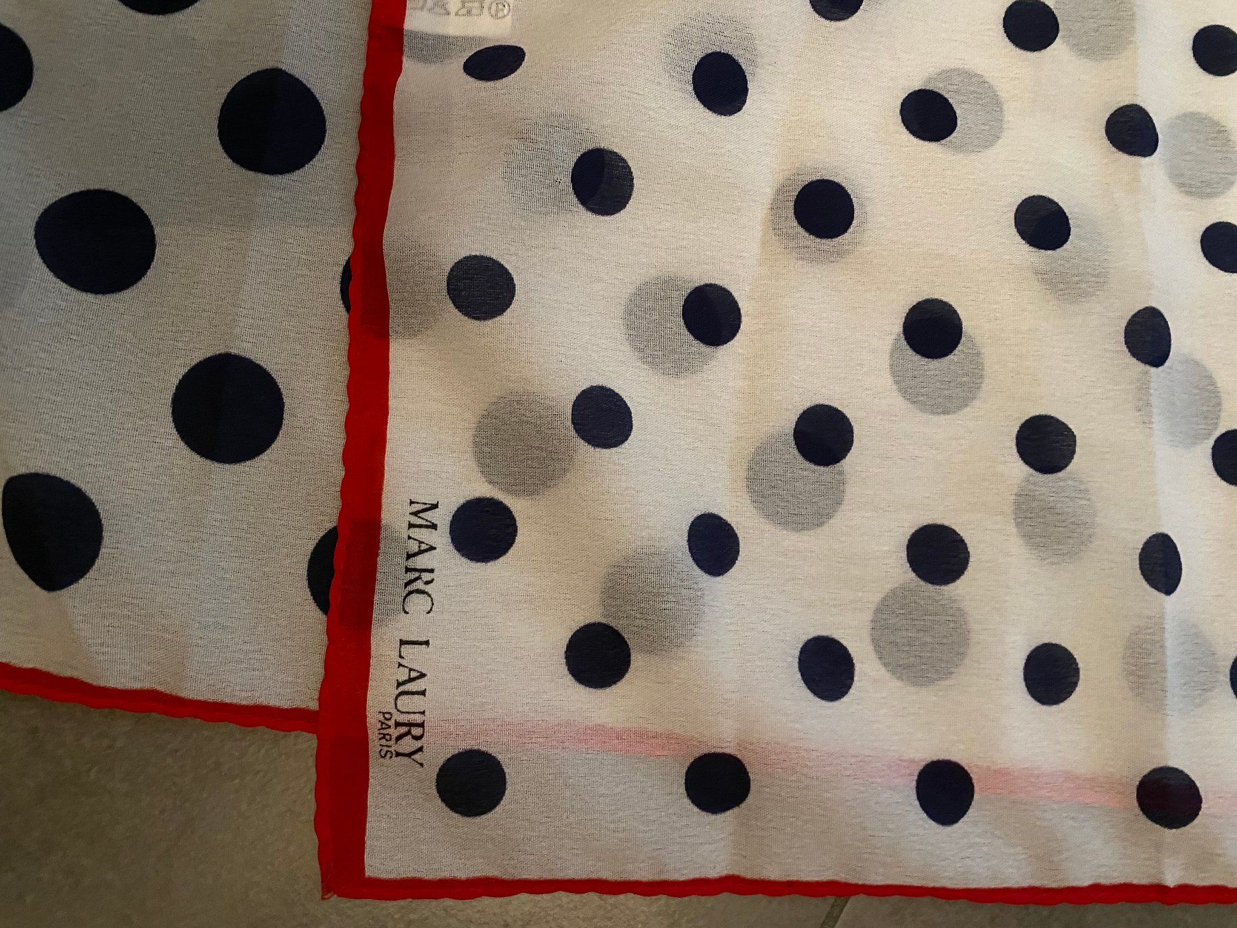 Foulard & Sciarpe: Schicker Schal von Marc Laury Paris – Nuovo (secondo la descrizione) da Bad Ragaz venduto da Schtupsi 1