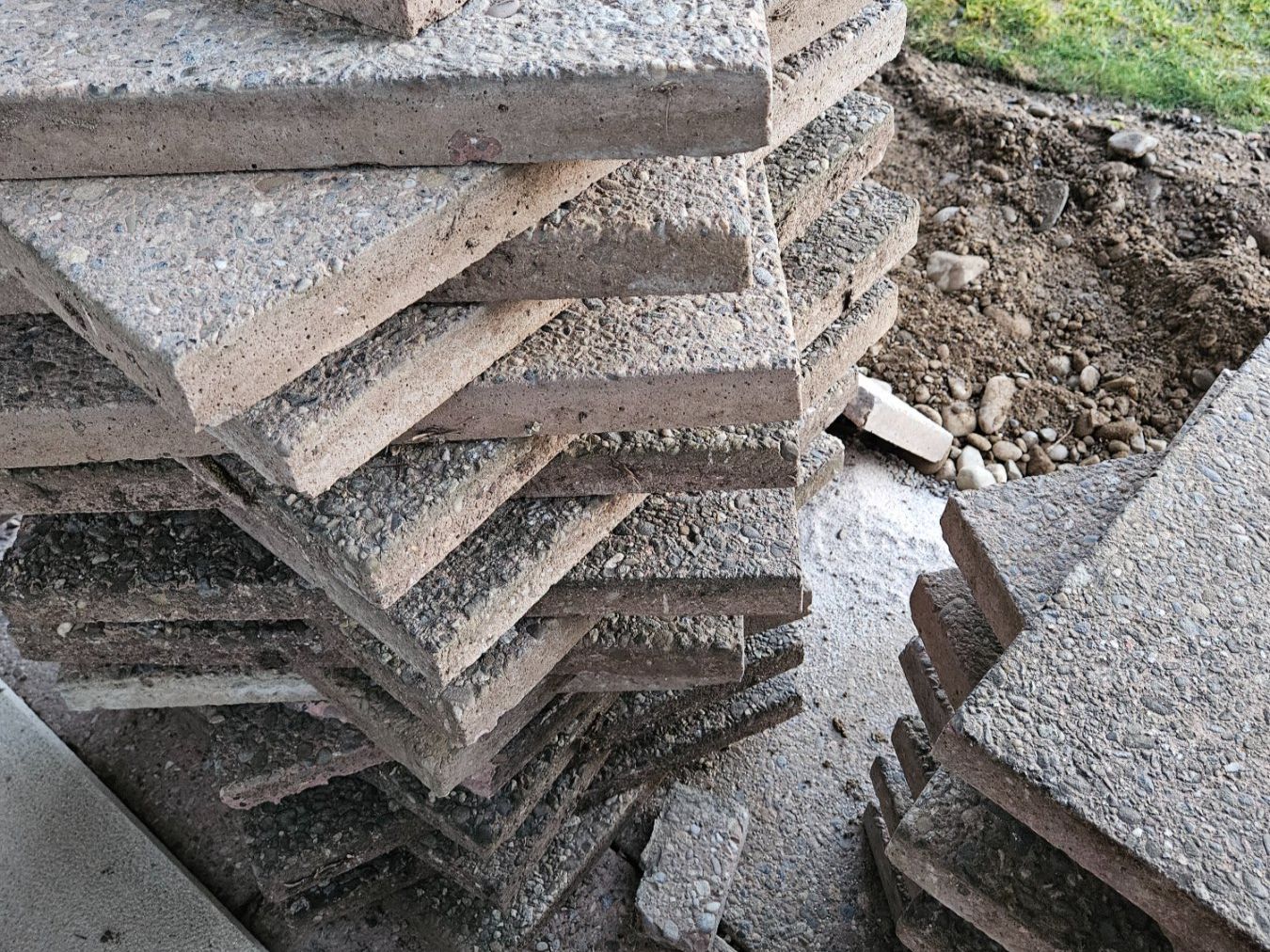 Rivestimenti per pavimenti: Gartenplatten 30Stk – Usato da Niederlenz venduto da Liteoni 2
