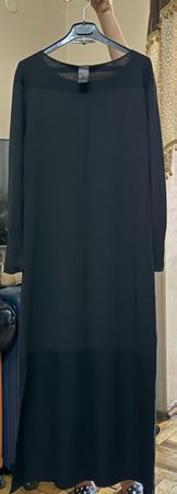 Schickes, langes, schwarzes Kleid M-L ideal für den Herbst