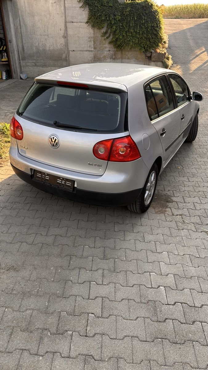 VW Autos: VW Golf V – D'occasion à Ostermundigen par cercel.Ion 3