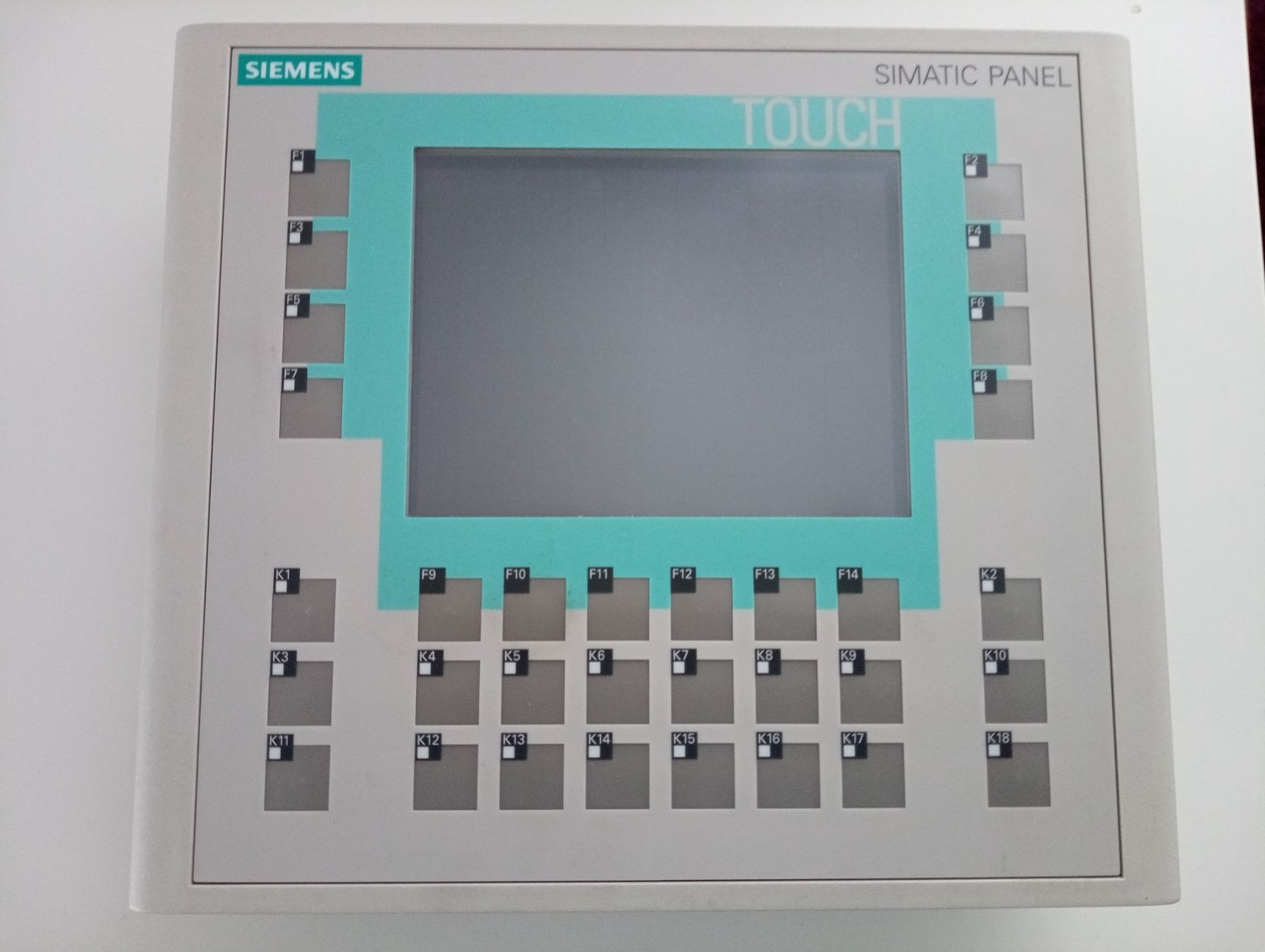 Siemens Componenti elettronici: Siemens SIMATIC HMI, PANEL OP 177B / 6AV6642-0DA01-1AX1 – Usato da Ufhusen venduto da HKSC