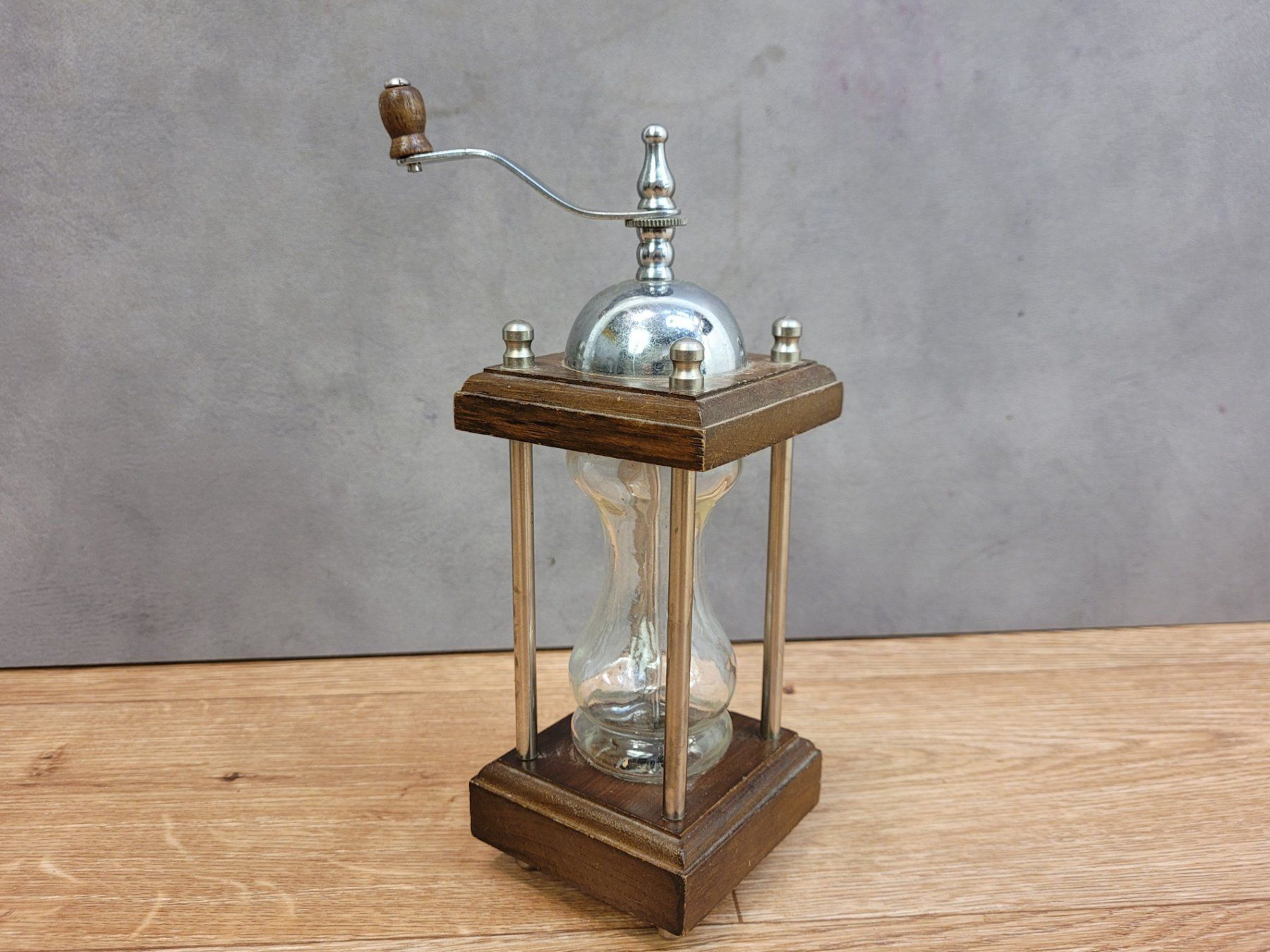 Küchengeräte: Pfeffermühle Sanduhr – Gebraucht aus Bern von MiaST 1