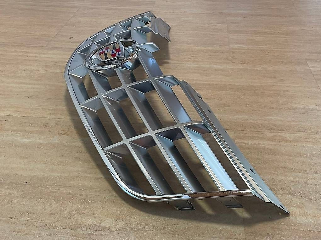 Wein: Cadillac DTS Grill von 2006 bis 2011 chrom silber – Gebraucht aus Turbenthal von Retoo 4