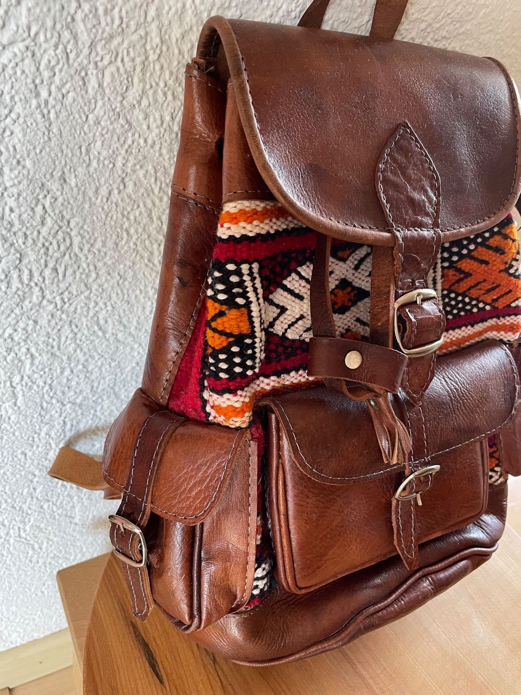 Zaini: Toller Rucksack aus Leder mit Textil eingearbeitet – Usato da Köniz venduto da kupu-kupu 1