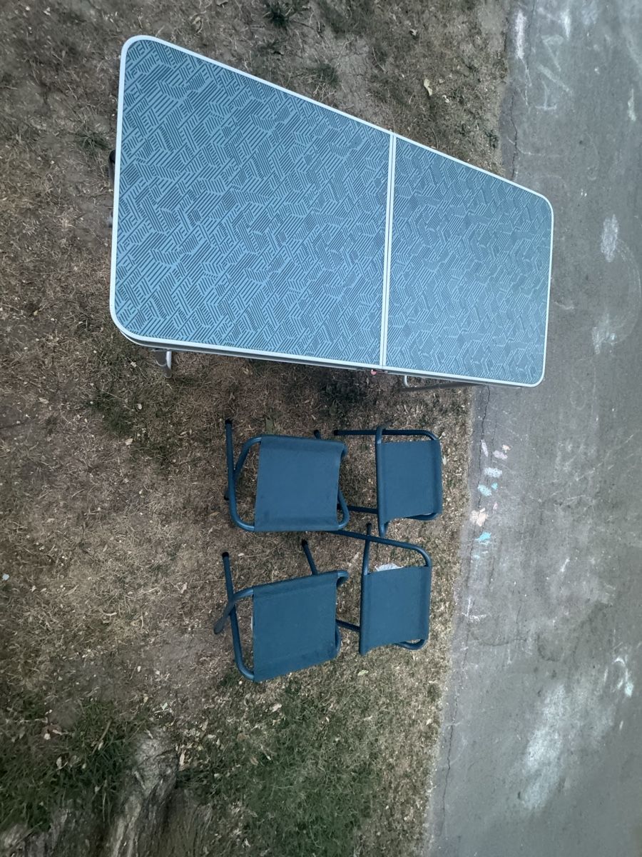 Set di tavolo e panche: Campingtisch mit 4 Hocker - Decathlon – Usato da Dierikon venduto da FraeuleinMaus17 1