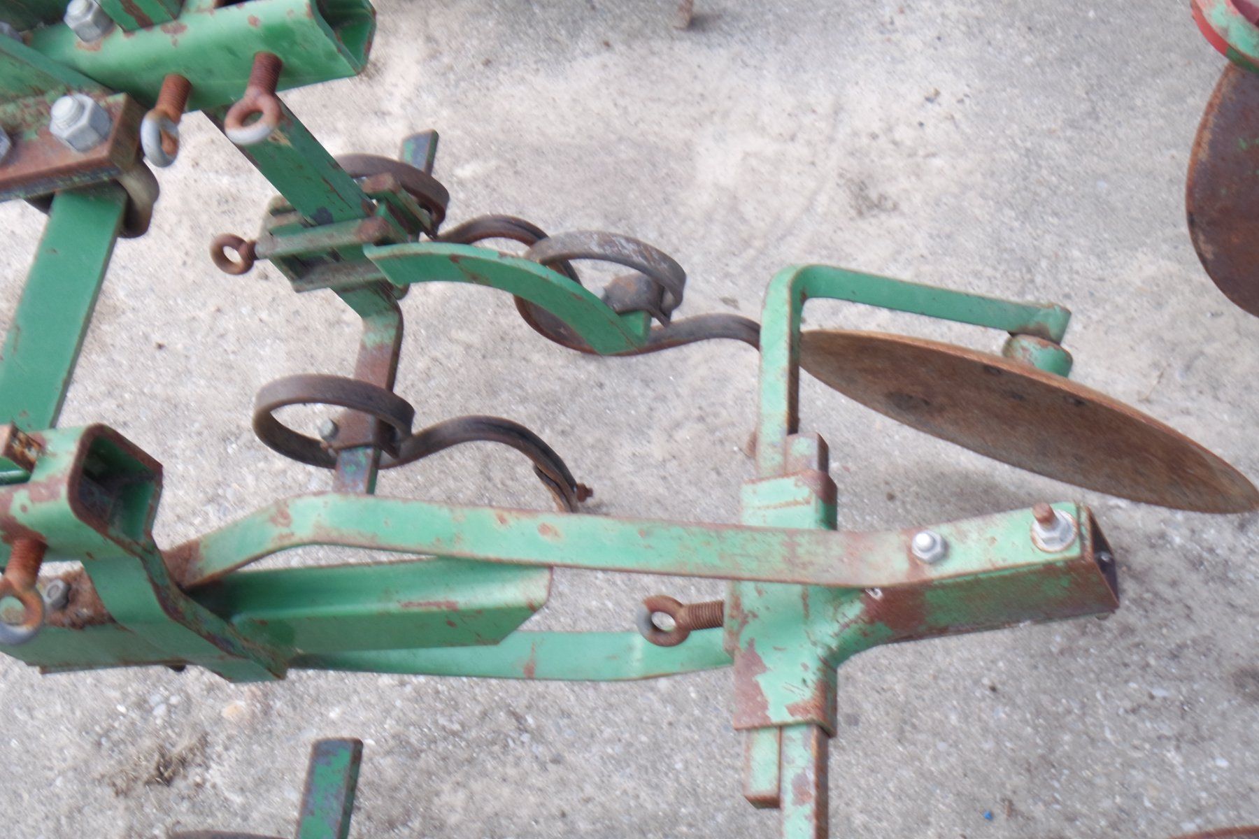 Tutte le macchine: BARRE SARCLEUSE / BUTEUSE  HARUWY 320 cm – Usato da Avenches venduto da Brocadou 3