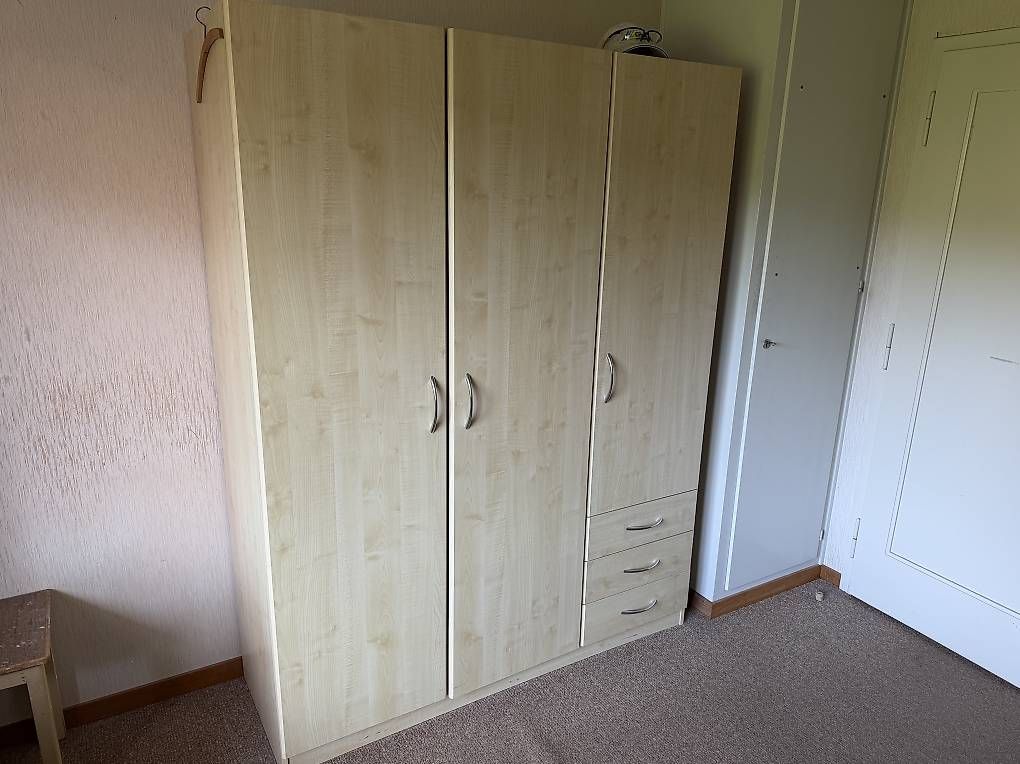 Armadi: Wandschrank – Usato da Hinterkappelen venduto da Metal-art