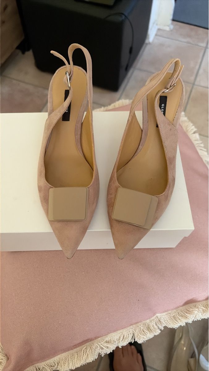 Globus Scarpe da donna: Escarpins slingback Globus beige comme neufs – Usato da Vésenaz venduto da dul_xq5k