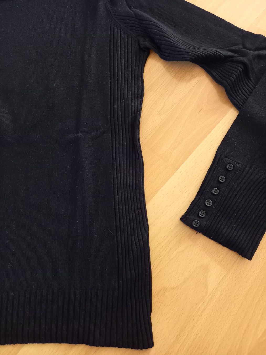 Pulls & Sweat-shirts: Schwarzer Rollkragenpullover in ca. Gr. 38/M von Tchibo – D'occasion à Obernau par Corolli 1