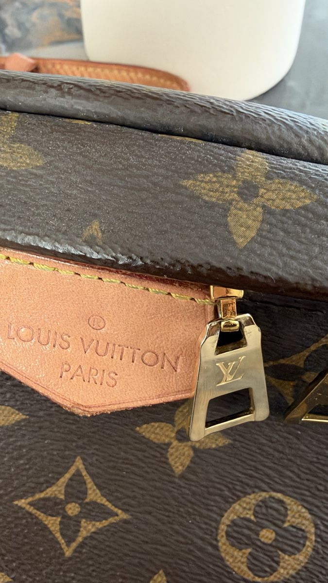 Louis Vuitton Borse: Louis Vuitton Bumbag – Usato da Kloten venduto da Sani1411 2