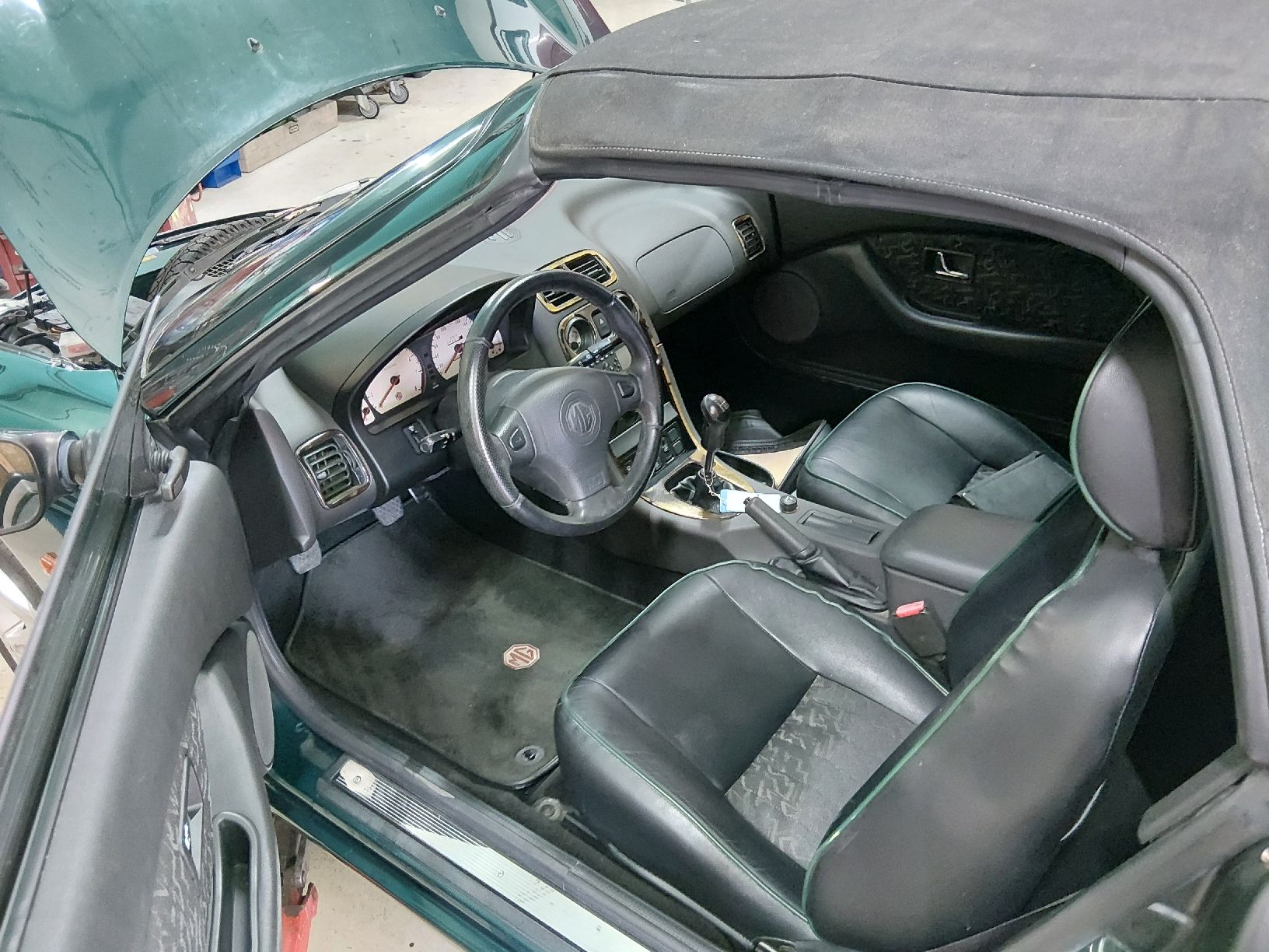 MG Autos: MG F mit Motorschaden – Défectueux à Hugelshofen par OldtimerBiefer8565 4