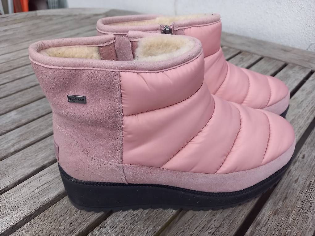 Ugg Scarpe da donna: UGG Winterstiefel halbhoch – Usato da Au SG venduto da Dhana03