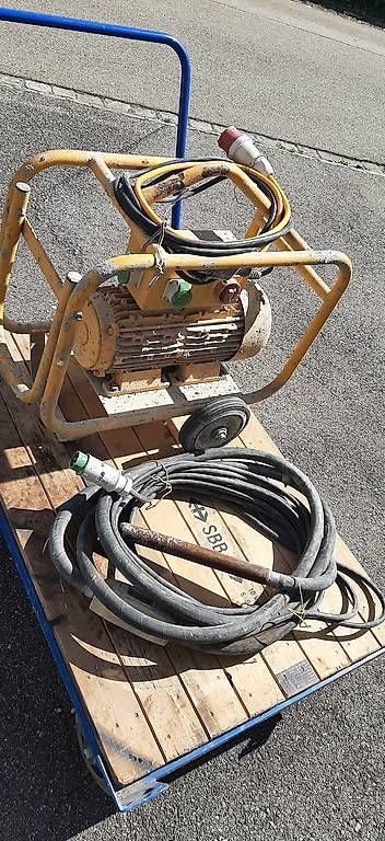 Tutte le macchine: Umformer mit Rüttelflaschen – Usato da Thayngen venduto da Eddi68 3