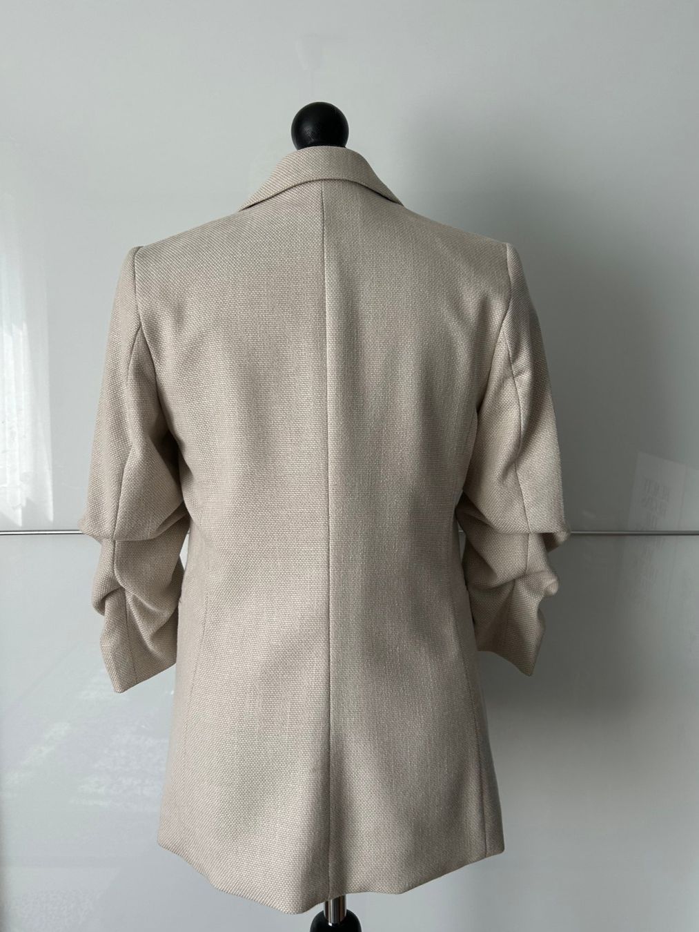 H&M Jacken: Blazer mit gerafften Ärmeln – Gebraucht aus Riedholz von rebeccas 3