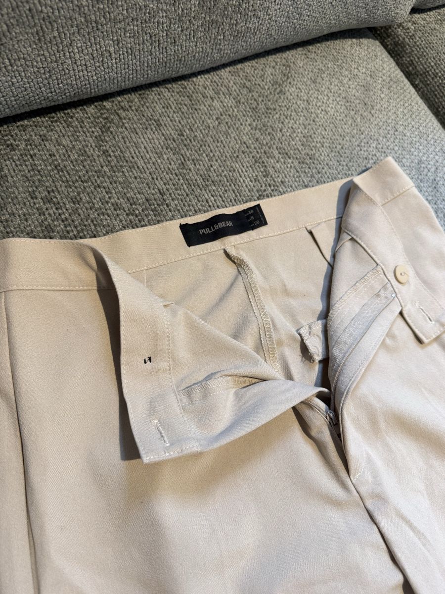 Pantalons: beige Stoffhose, Pull&Bear – D'occasion à Burg AG par san_y56v