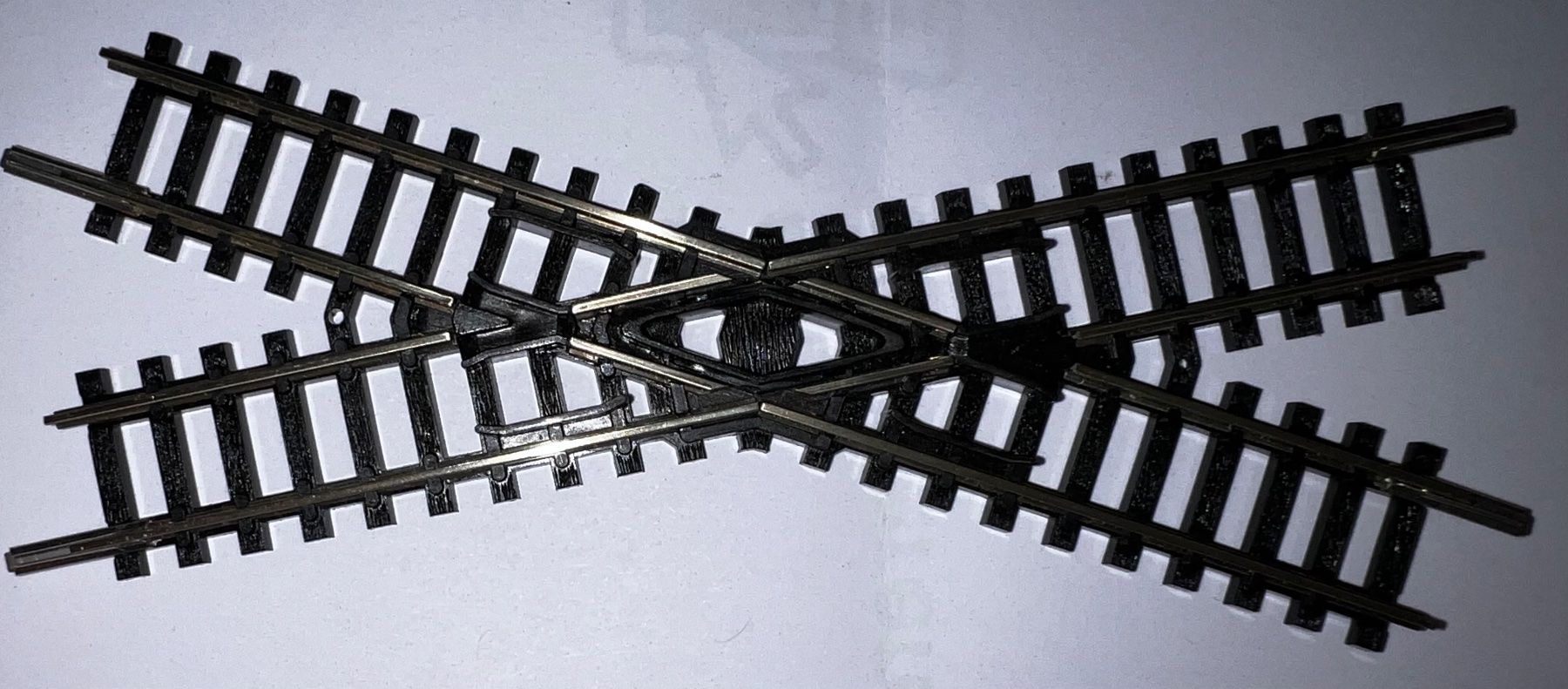 Trix Modelleisenbahnen: Minitrix 4958, Kreuzung 30 Grad – Gebraucht aus Basel von jonnyhaas