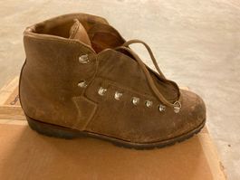 Bottes de montagne vintage en cuir, idéales randonnée!