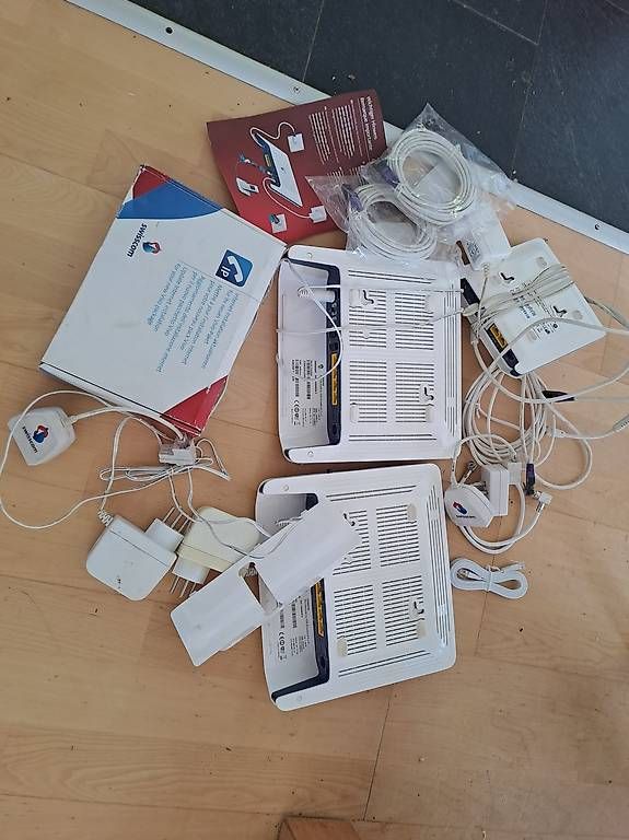 Modems & Routeurs: diverse Modem/Router Kabel  – D'occasion à Liestal par daspi01