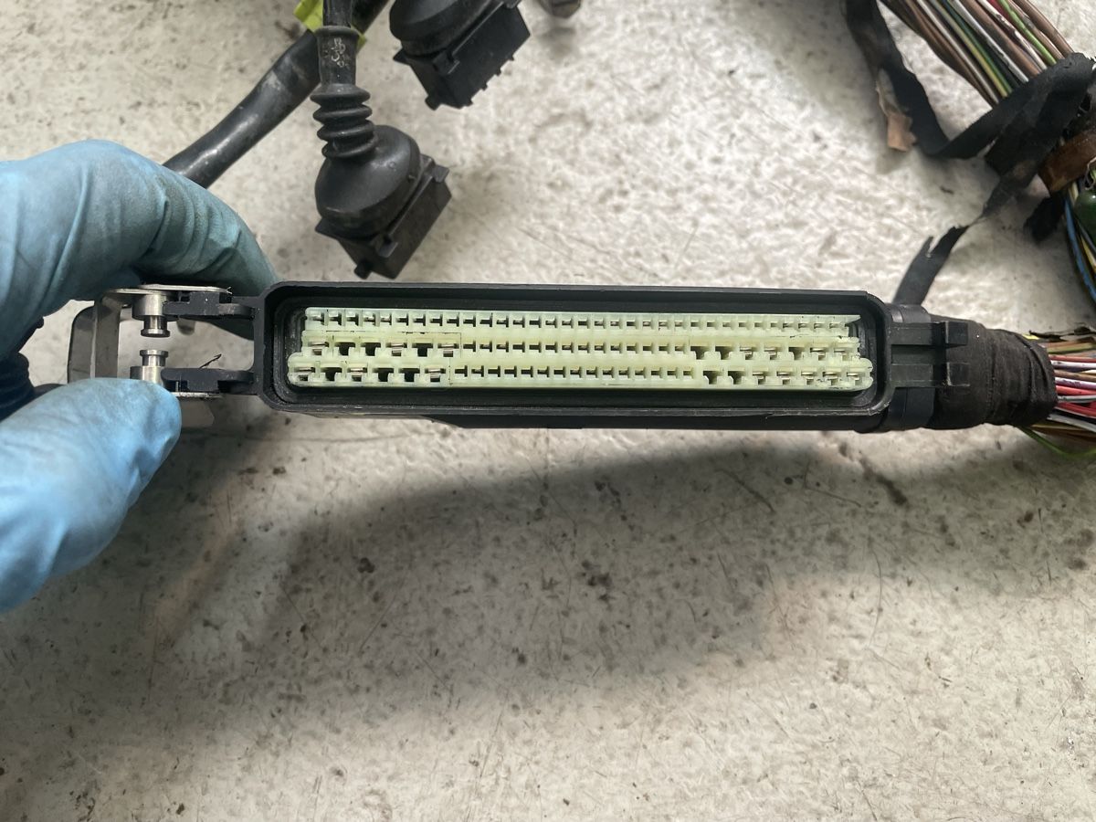 BMW Tutti pezzi di ricambio auto: BMW E36 318is 318ti Motorkabelbaum – Usato da Steinach venduto da dd.grg 2